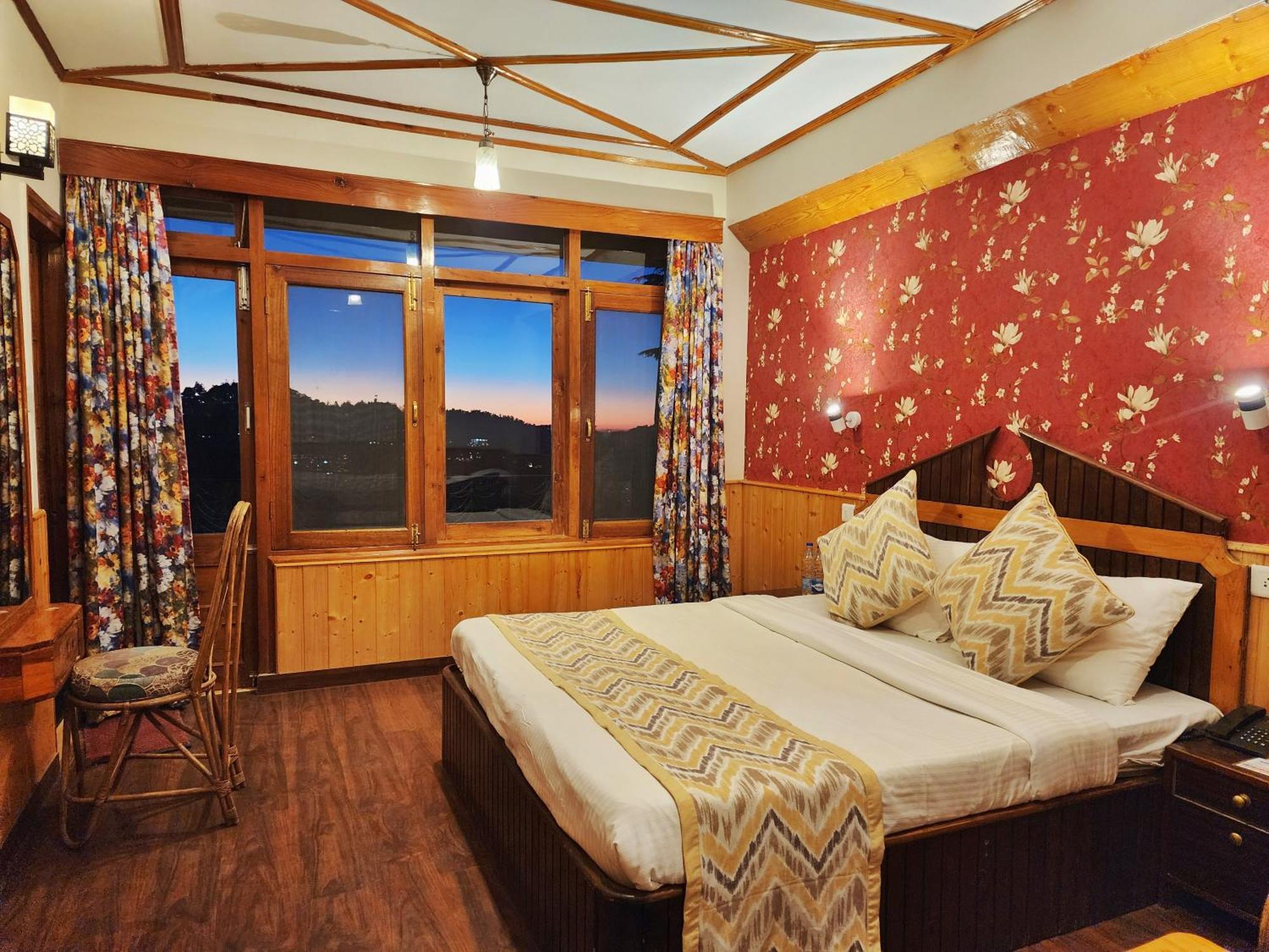 Hotel Pineview ชิมลา ภายนอก รูปภาพ