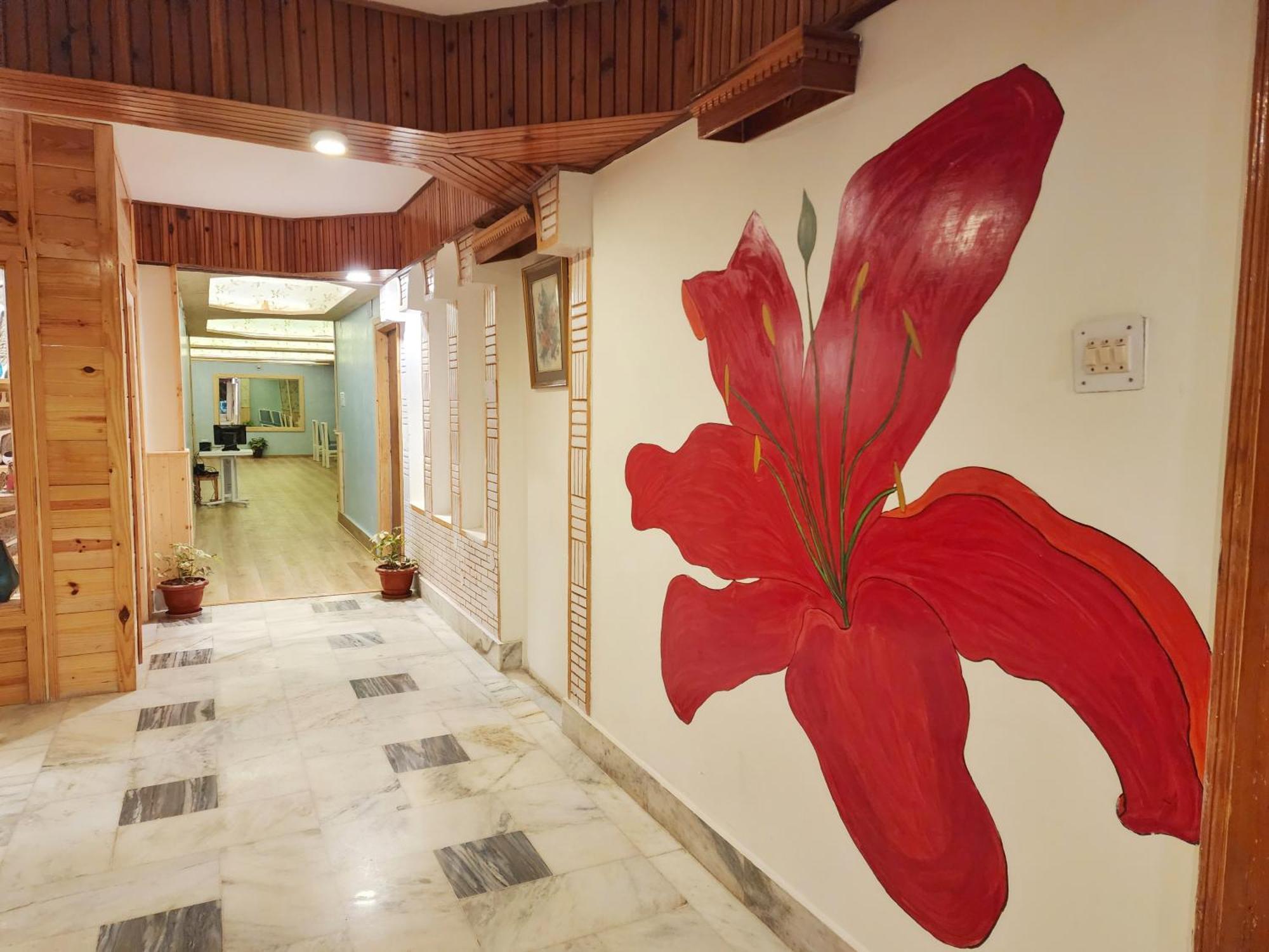 Hotel Pineview ชิมลา ภายนอก รูปภาพ