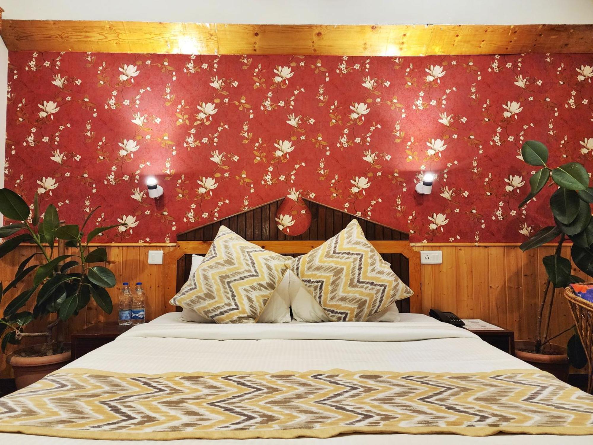 Hotel Pineview ชิมลา ภายนอก รูปภาพ