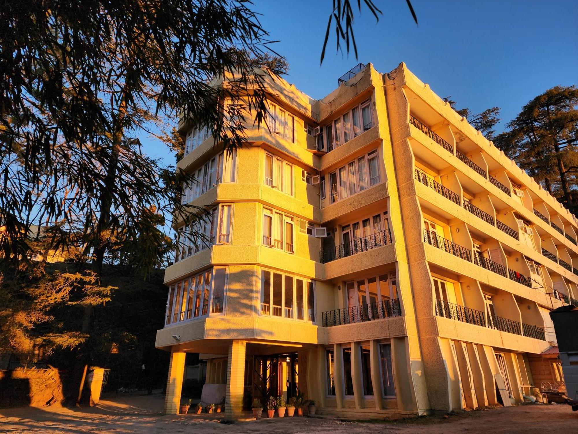 Hotel Pineview ชิมลา ภายนอก รูปภาพ