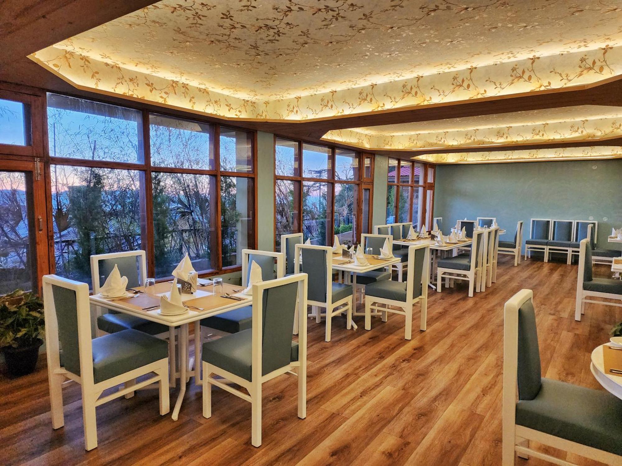 Hotel Pineview ชิมลา ภายนอก รูปภาพ