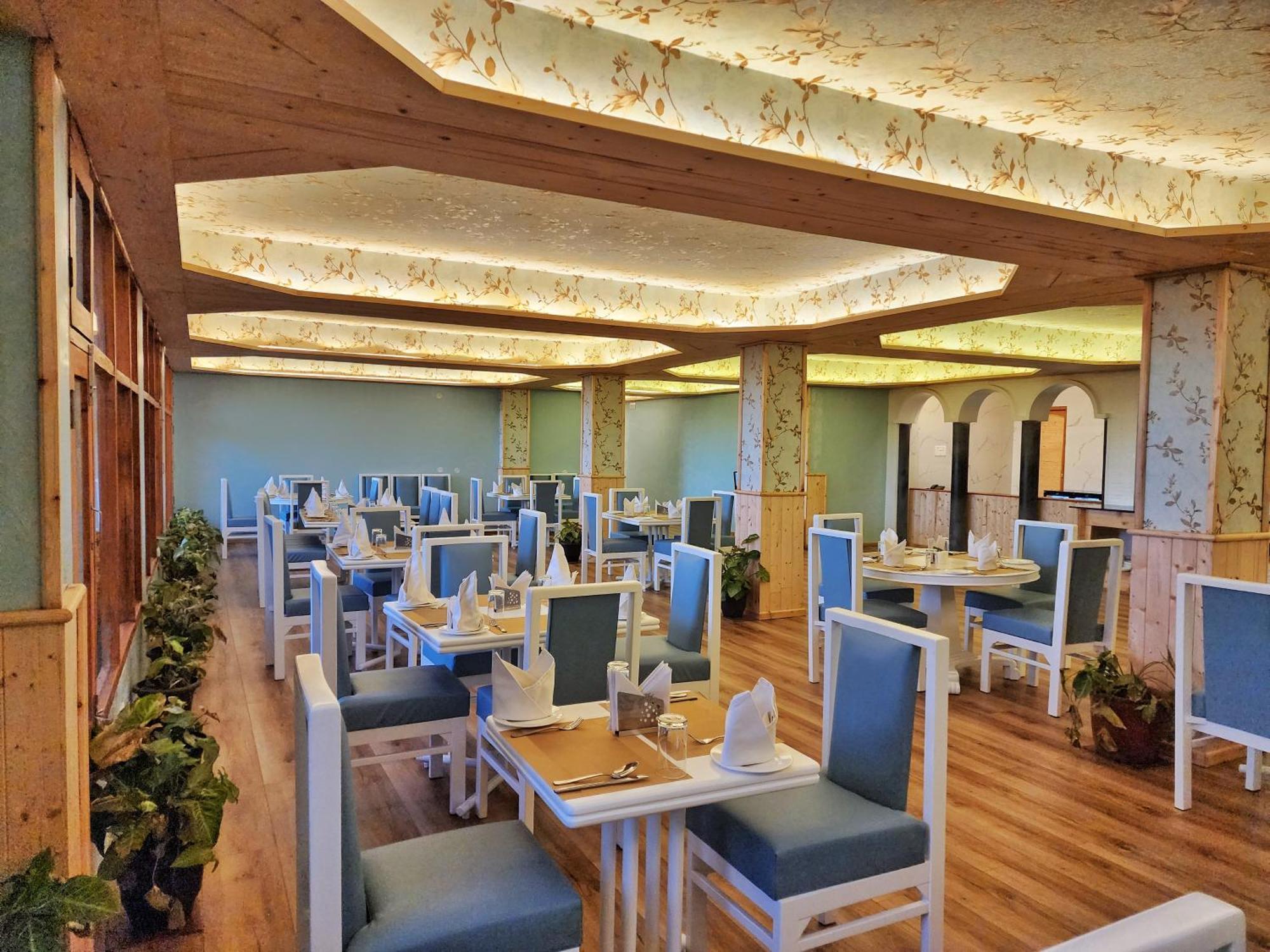 Hotel Pineview ชิมลา ภายนอก รูปภาพ