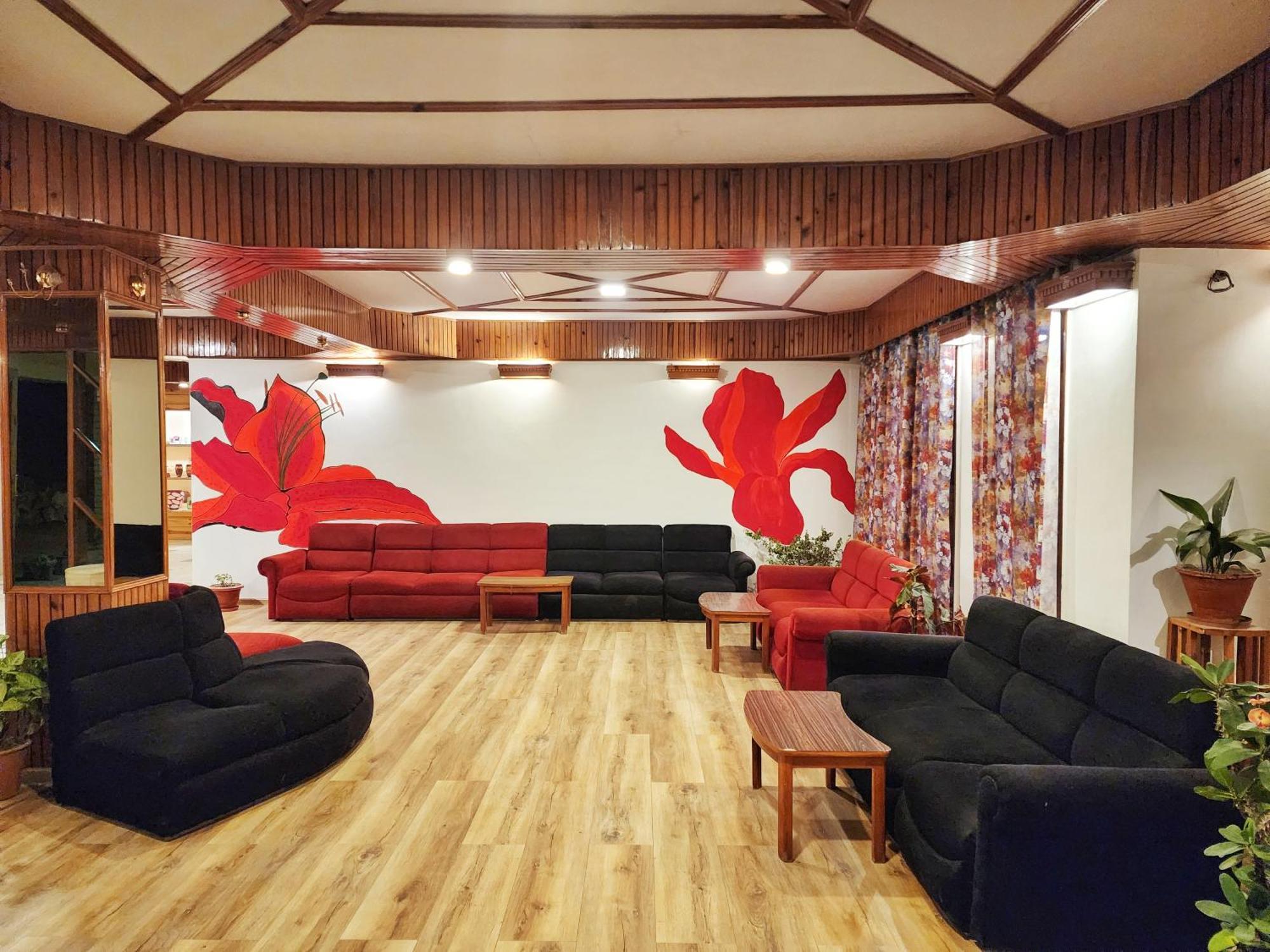 Hotel Pineview ชิมลา ภายนอก รูปภาพ