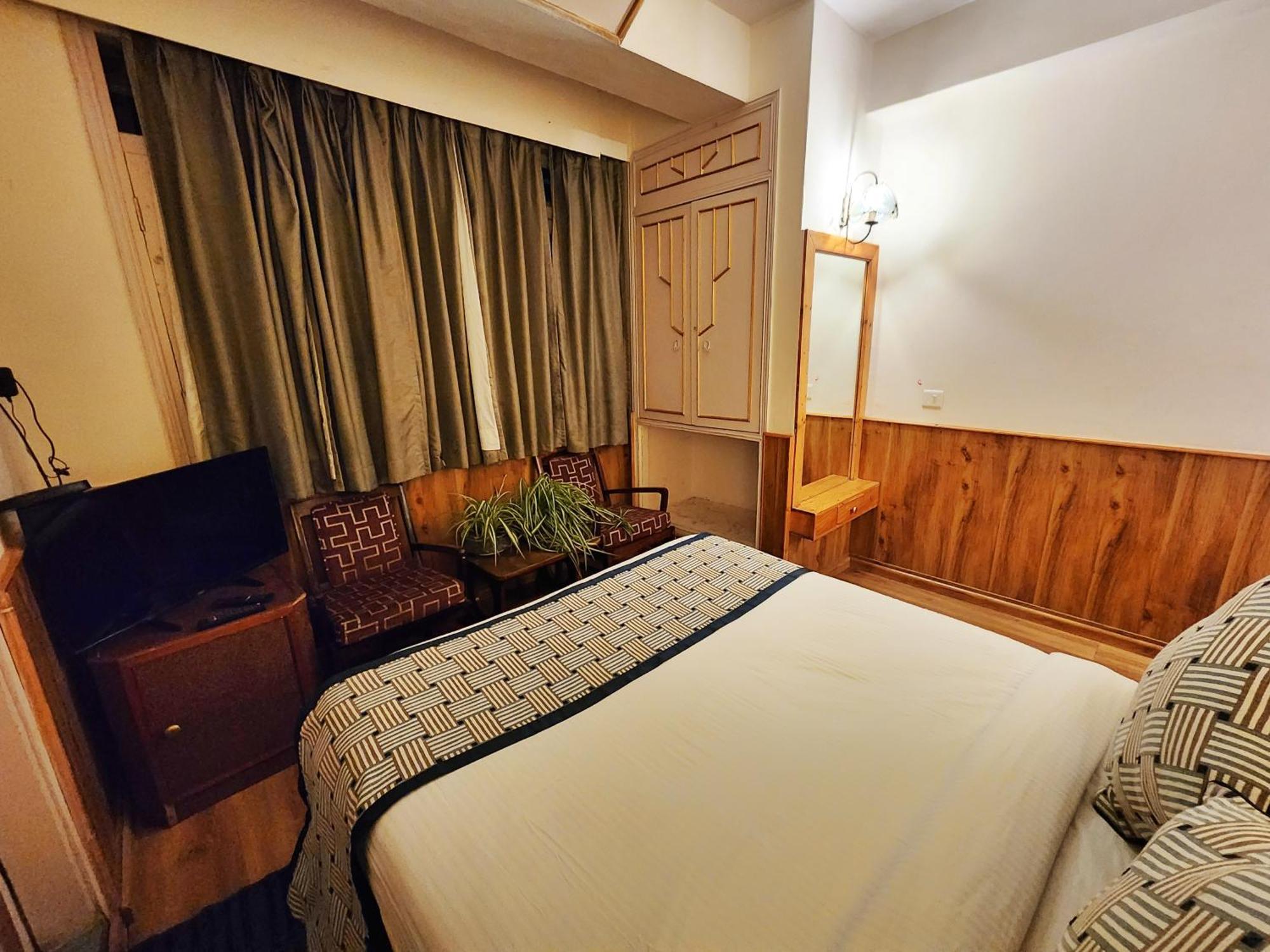 Hotel Pineview ชิมลา ภายนอก รูปภาพ