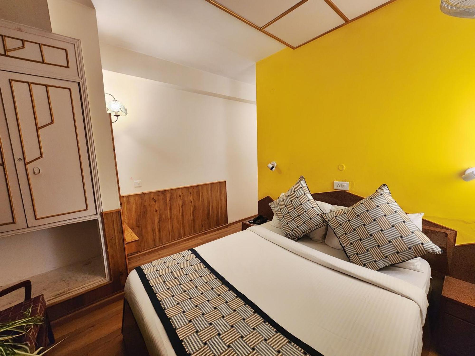 Hotel Pineview ชิมลา ภายนอก รูปภาพ