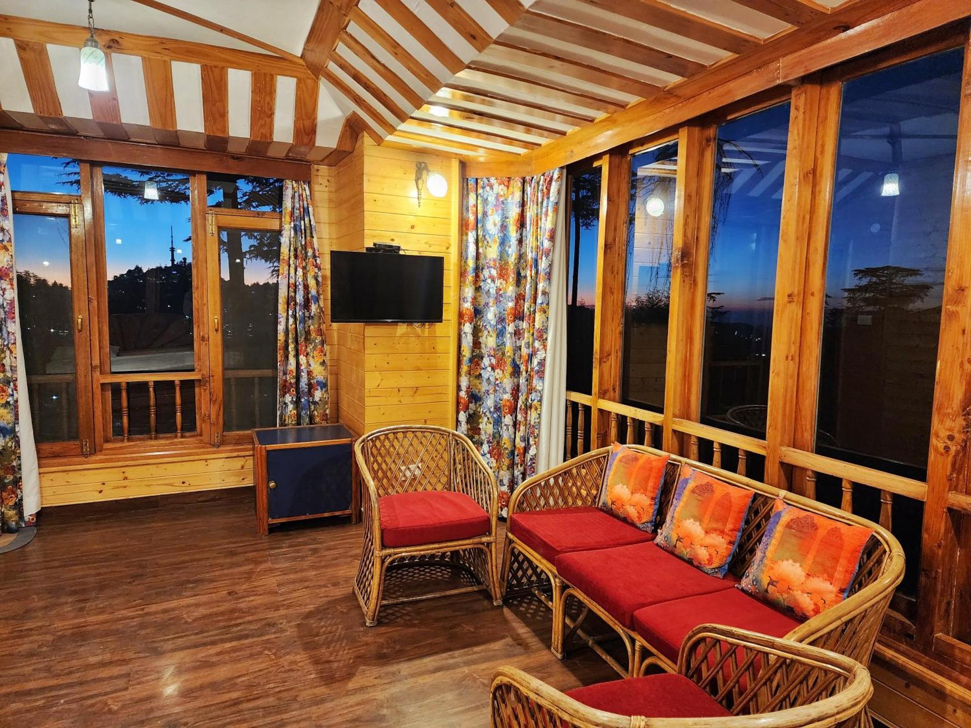 Hotel Pineview ชิมลา ภายนอก รูปภาพ