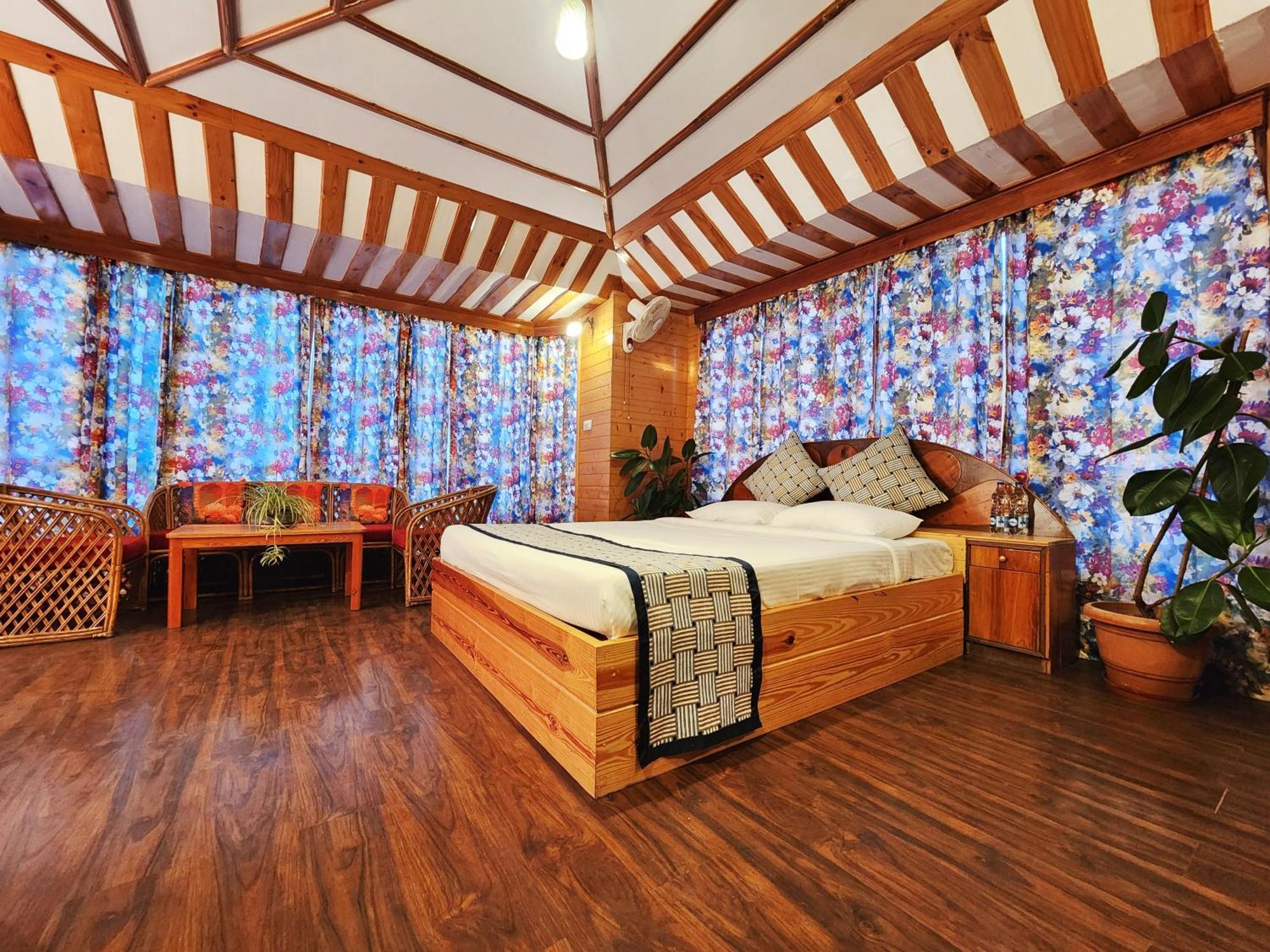 Hotel Pineview ชิมลา ภายนอก รูปภาพ