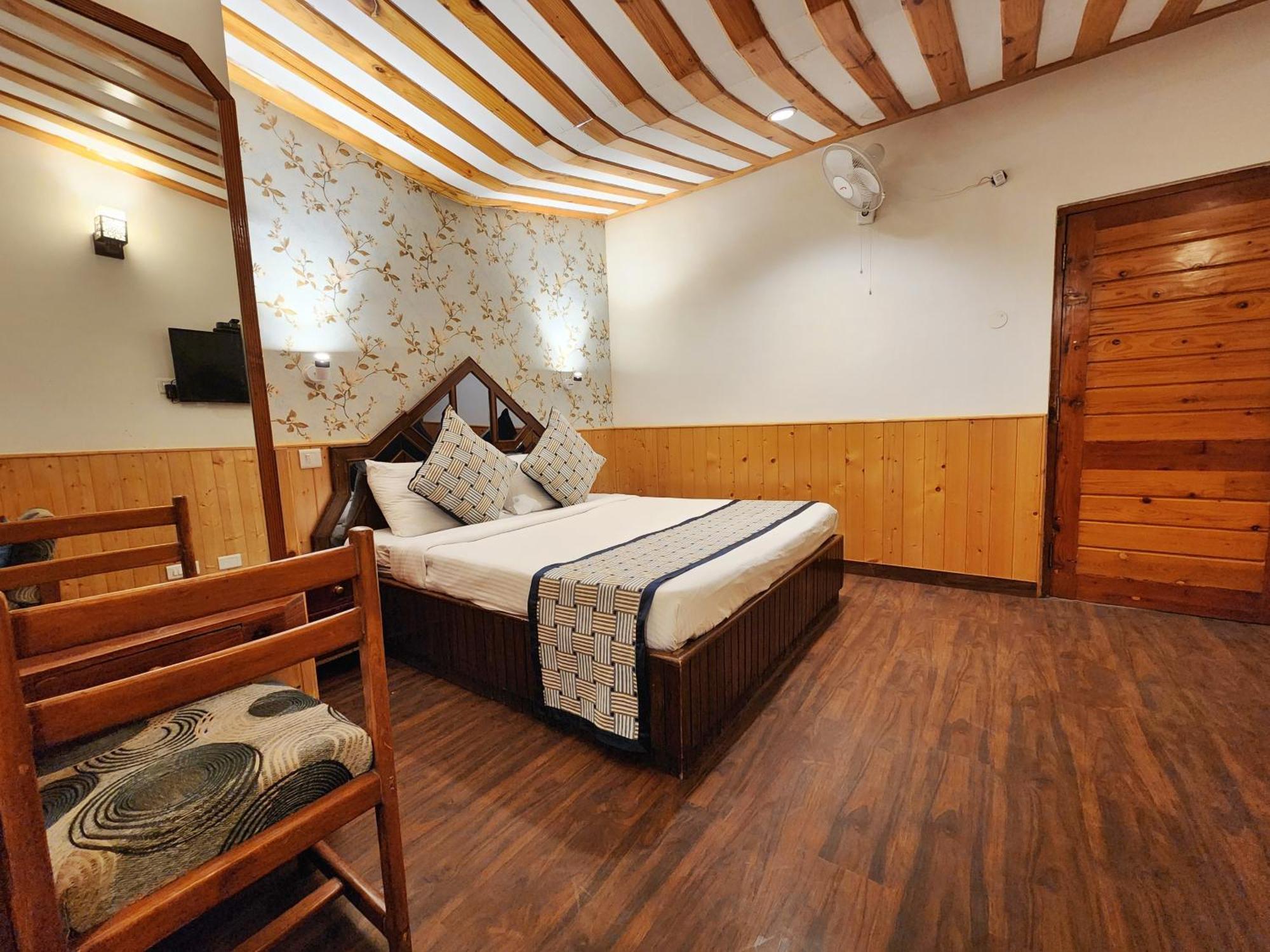 Hotel Pineview ชิมลา ภายนอก รูปภาพ